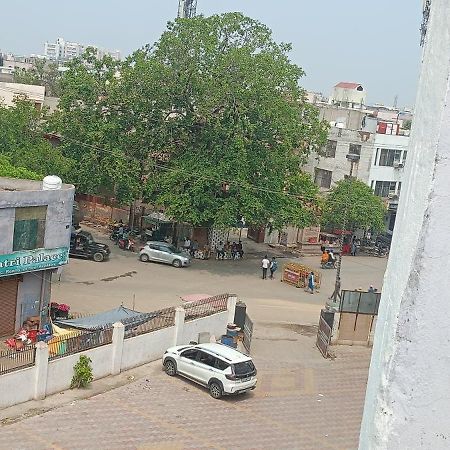 New Gayatri Palace Near Prem Mandir Vrindāvan Exterior photo